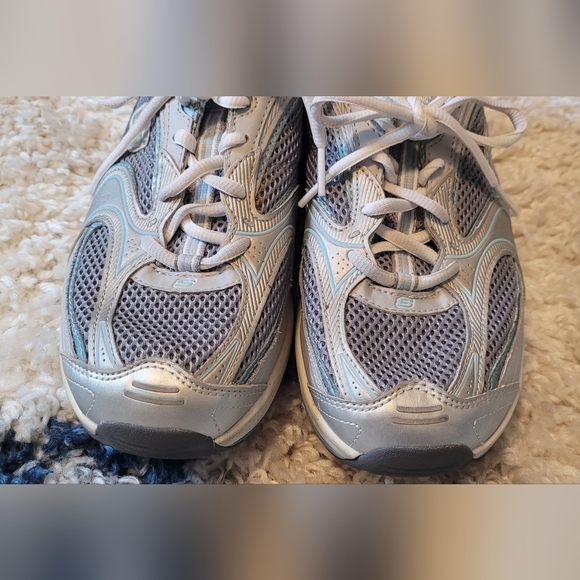 Skechers Womens Athletic Shoes Size 10M Shape Ups Leather White Blue Silver - Picture 3 of 9